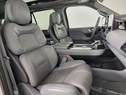 Used 2020 Lincoln Navigator Reserve w/ Equipment Group 208A Reserve AWD/4WD image 23