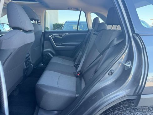 Used 2025 Toyota RAV4 XLE image 39