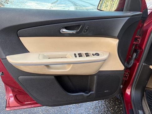 Used 2010 GMC Acadia SLT image 22