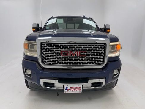 Used 2016 GMC Sierra 2500 Denali w/ Duramax Plus Package AWD/4WD image 3