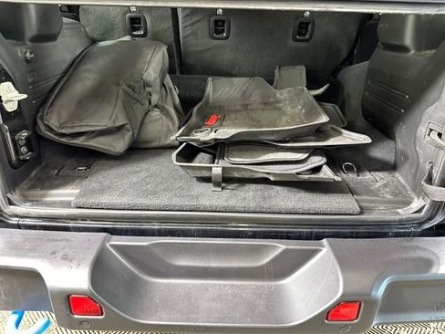 Used 2024 Jeep Wrangler Unlimited w/ Convenience Group image 26