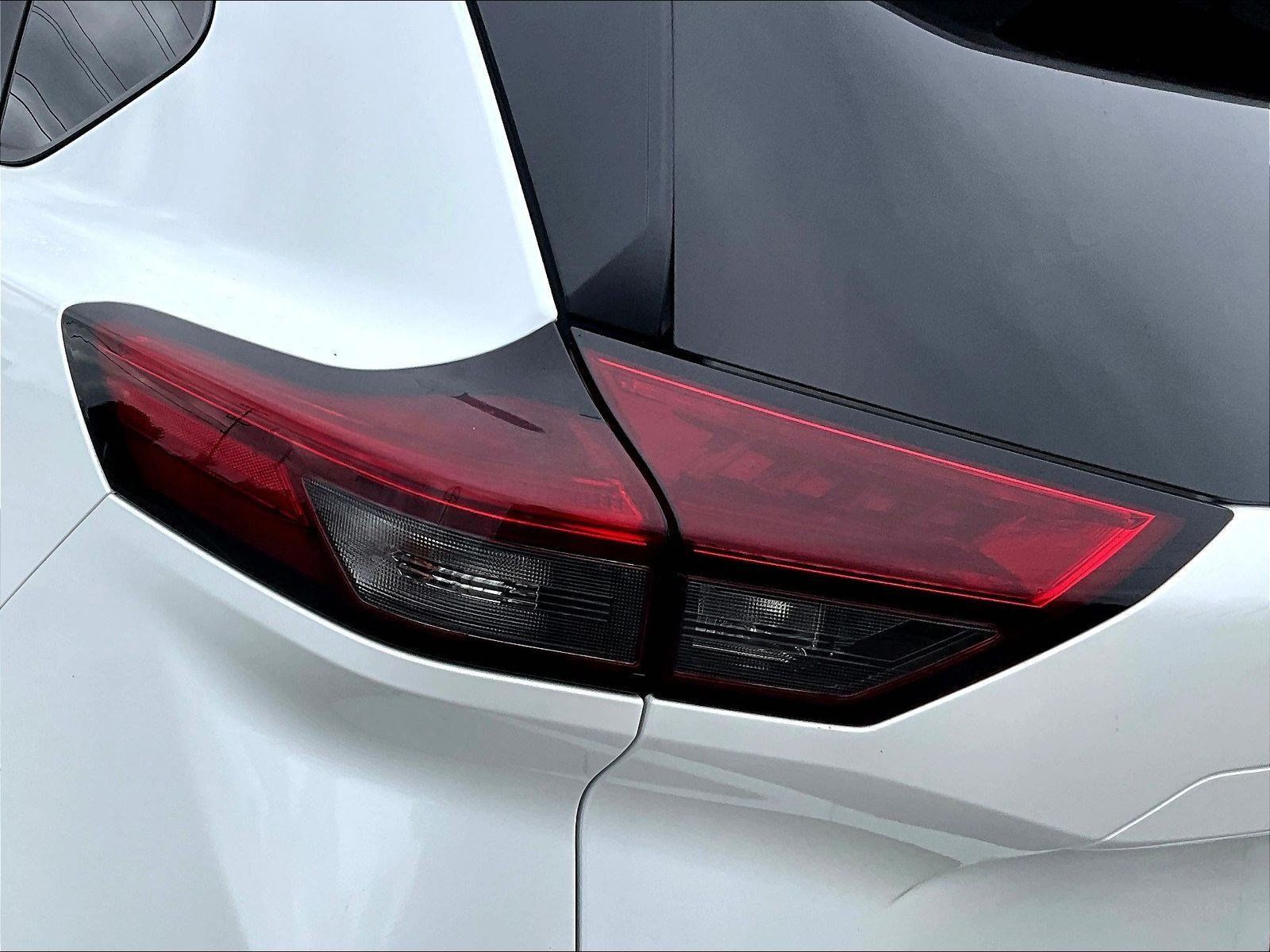 Used 2025 Nissan Rogue SV AWD/4WD image 23