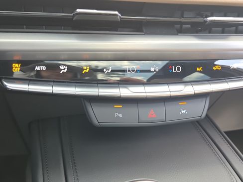 Used 2024 Cadillac XT4 Luxury FWD image 28