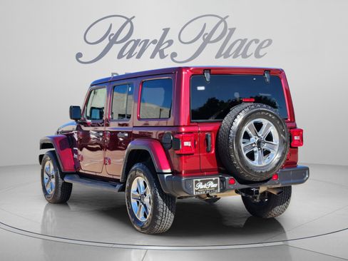 Used 2021 Jeep Wrangler Unlimited Sahara AWD/4WD image 3