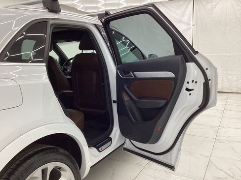 Used 2018 Audi Q3 2.0T Premium Plus w/ Premium Plus Package image 23