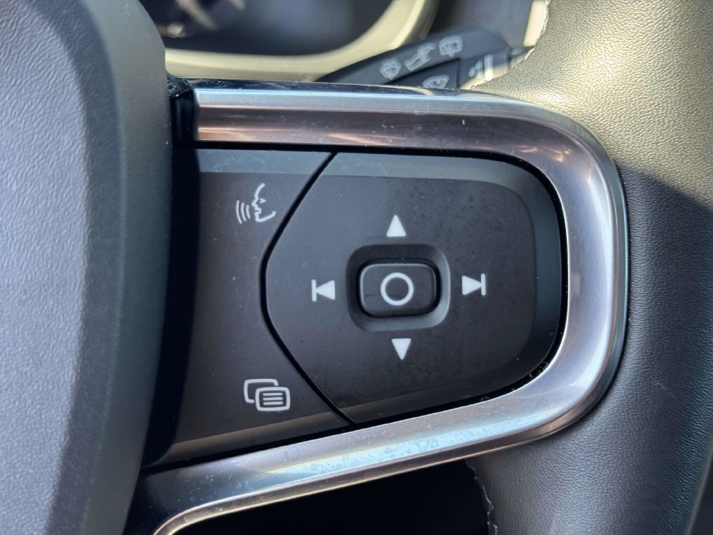 Used 2026 Volvo XC40 B5 Ultra w/ Climate Package AWD/4WD image 19