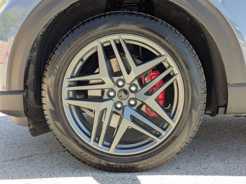 Used 2025 Ford Explorer ST image 30