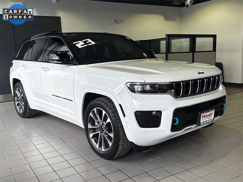 Used 2023 Jeep Grand Cherokee Overland w/ Luxury Tech Group IV image 2