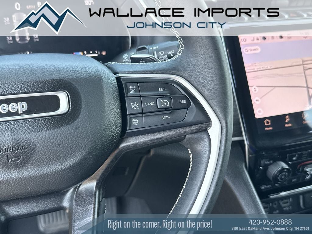 Used 2023 Jeep Grand Cherokee Limited AWD/4WD image 31