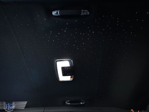 Used 2022 Rolls-Royce Cullinan image 16