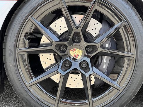 Certified 2025 Porsche 911 Carrera T RWD image 15