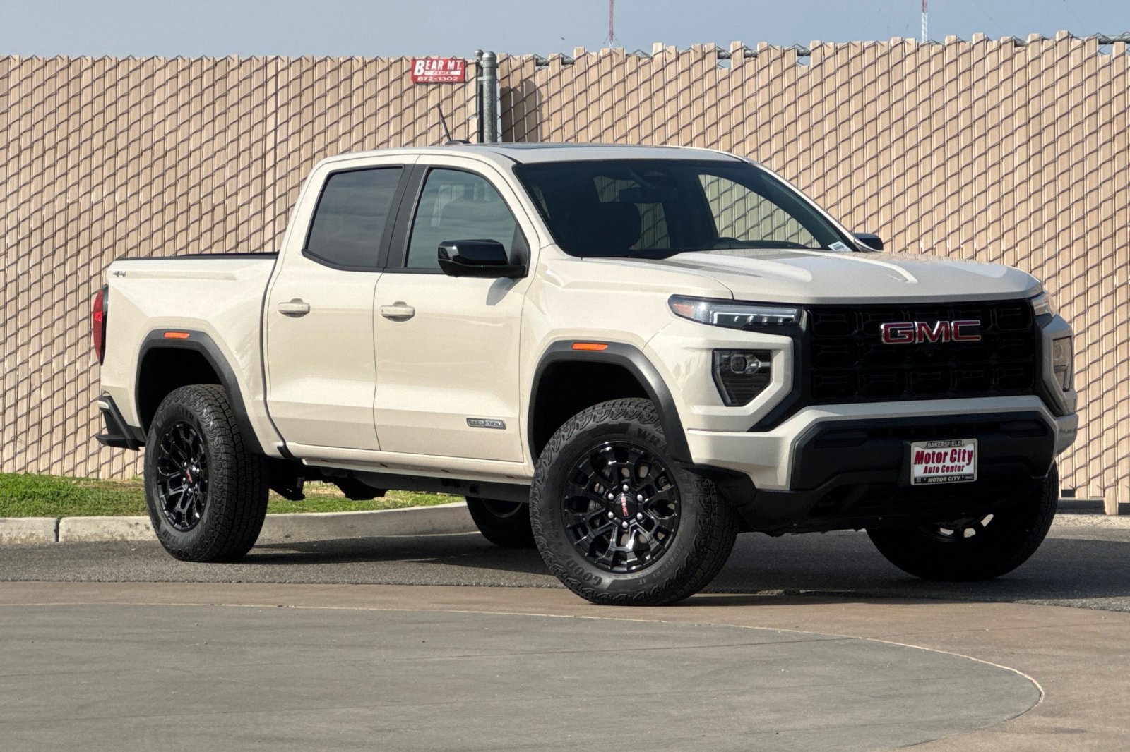 Certified 2026 GMC Canyon Elevation w/ Technology Package AWD/4WD image 2