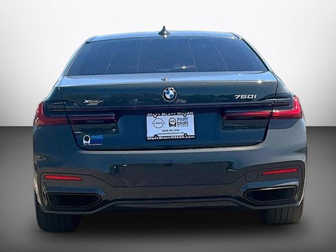 Used 2022 BMW 750i xDrive w/ Autobahn Package AWD/4WD image 3