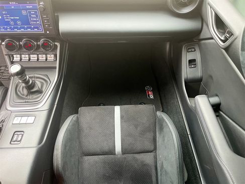 Used 2023 Toyota GR86 Premium image 22