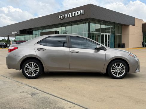 Used 2014 Toyota Corolla LE FWD image 6