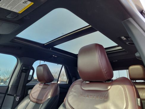 Certified 2021 Ford Explorer Platinum w/ Equipment Group 601A image 22