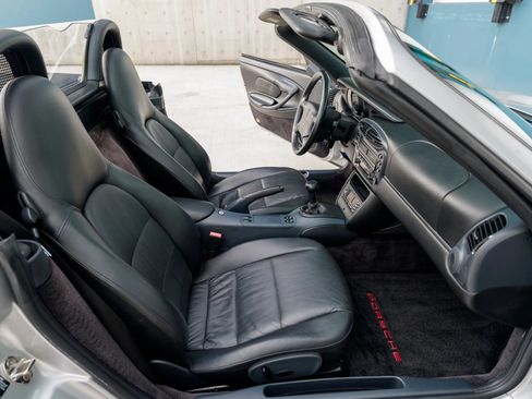 Used 1999 Porsche Boxster RWD image 37
