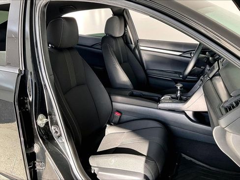 Used 2019 Honda Civic Sport image 10