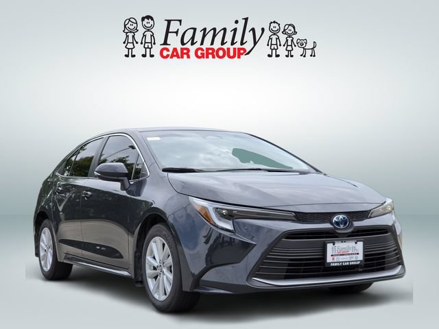 Certified 2025 Toyota Corolla XLE FWD image 2
