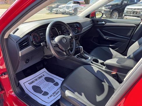 Used 2017 Volkswagen Passat 1.8T SEL Premium image 2