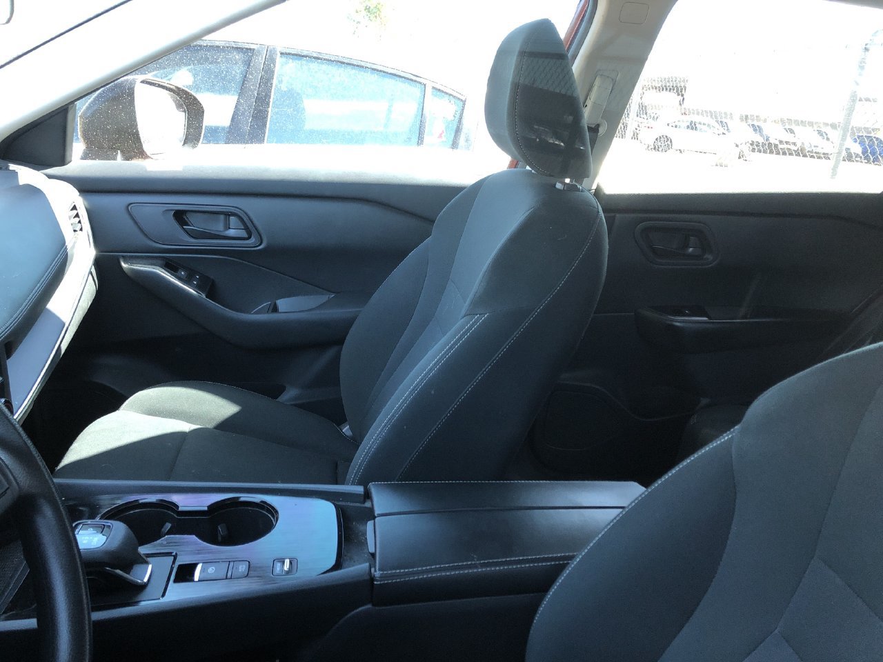 Used 2024 Nissan Rogue S FWD image 9