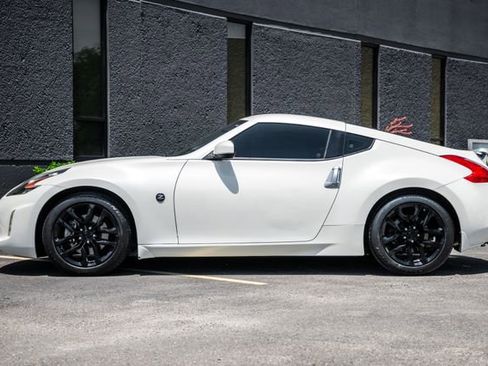 Used 2013 Nissan 370Z Coupe RWD image 46