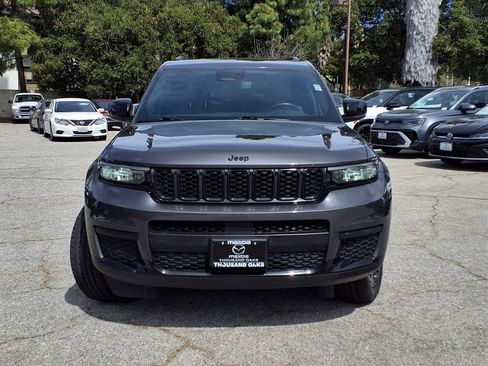 Used 2022 Jeep Grand Cherokee L Laredo AWD/4WD image 2