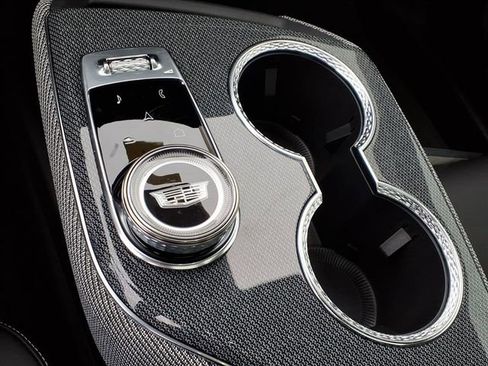 New 2026 Cadillac Optiq Luxury 1 image 10