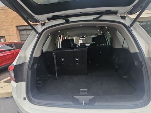 Used 2023 Honda Pilot EX-L image 6