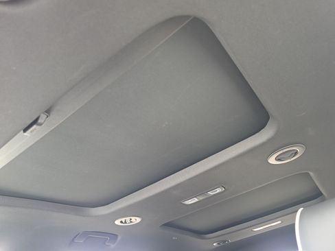 Used 2023 Chevrolet Traverse Premier FWD image 26