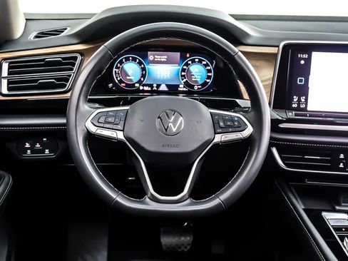 Used 2024 Volkswagen Atlas SE w/ Panoramic Sunroof Package image 19