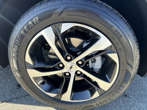 Used 2024 Chevrolet Trax RS image 12