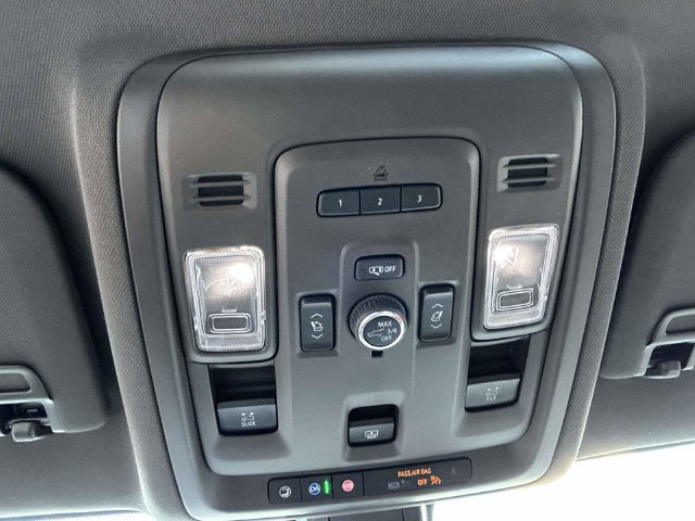 Used 2022 Chevrolet Suburban Z71 w/ Off-Road Capability Package AWD/4WD image 30