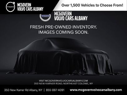 Used 2023 Volvo XC40 B5 Plus w/ Climate Package