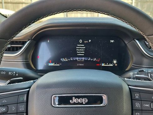 Certified 2024 Jeep Grand Cherokee L Limited image 33