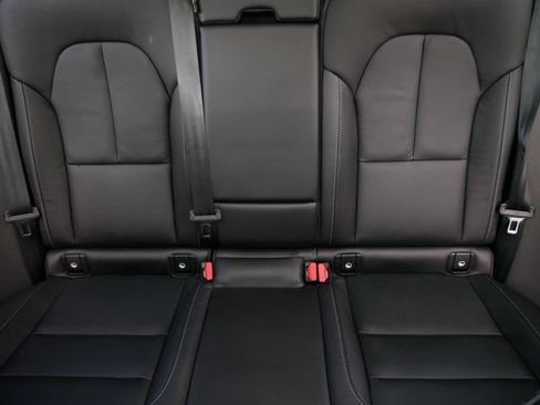 Used 2023 Volvo XC40 B5 Ultimate w/ Protection Package Premier AWD/4WD image 13