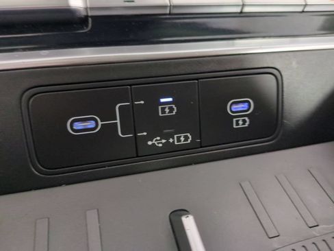 Used 2025 Hyundai Santa Fe SE FWD image 27