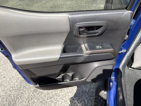 Used 2022 Toyota Tacoma SR5 w/ Technology Package image 22