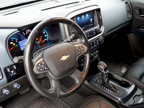 Used 2022 Chevrolet Colorado Z71 w/ Z71 Midnight Edition AWD/4WD image 12