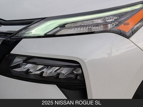 Certified 2025 Nissan Rogue SL w/ Tech Package FWD image 10
