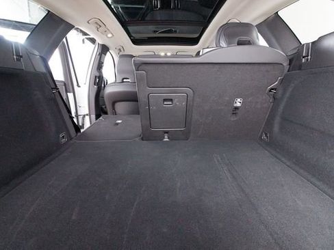 Certified 2025 Volvo XC60 B5 Plus AWD/4WD image 25
