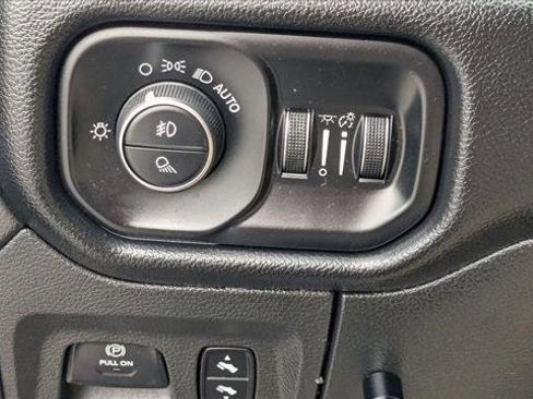 Used 2019 RAM 1500 Big Horn AWD/4WD image 16