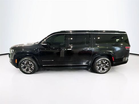 Used 2023 Jeep Wagoneer L Series III w/ Preferred Equipment Group AWD/4WD image 29