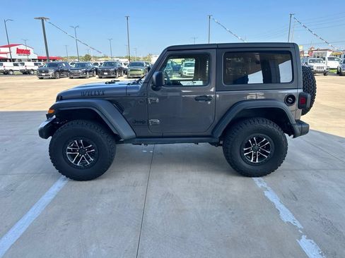 Used 2025 Jeep Wrangler Sport AWD/4WD image 30
