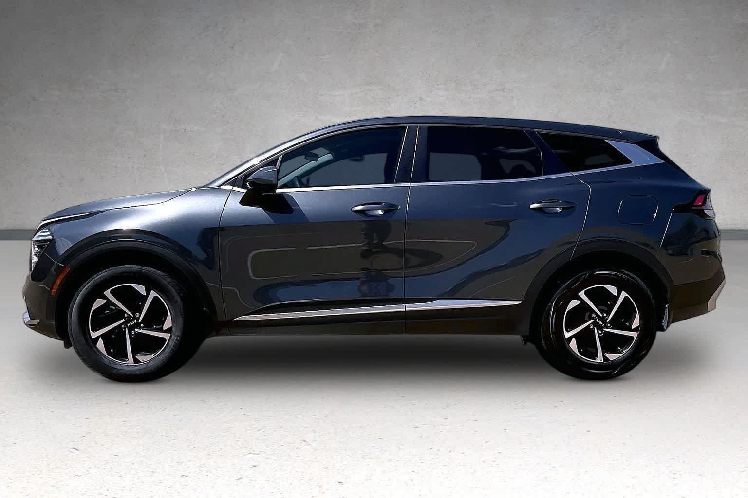 Certified 2025 Kia Sportage LX FWD image 3