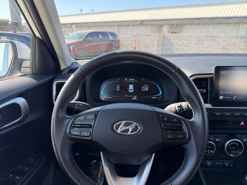 Used 2026 Hyundai Venue SEL FWD image 33