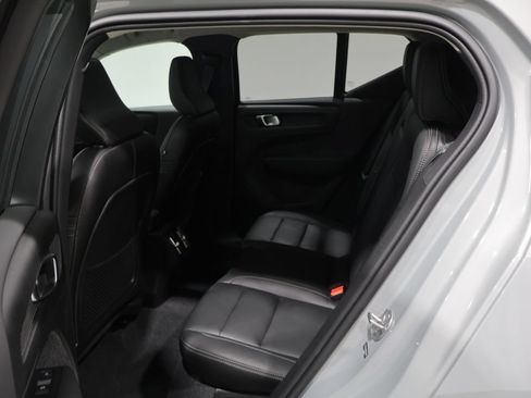 Used 2024 Volvo XC40 B5 Plus AWD/4WD image 16