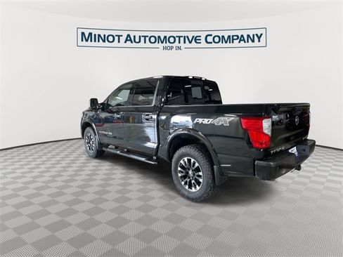 Used 2019 Nissan Titan PRO-4X w/ Pro-4x Convenience Package image 6