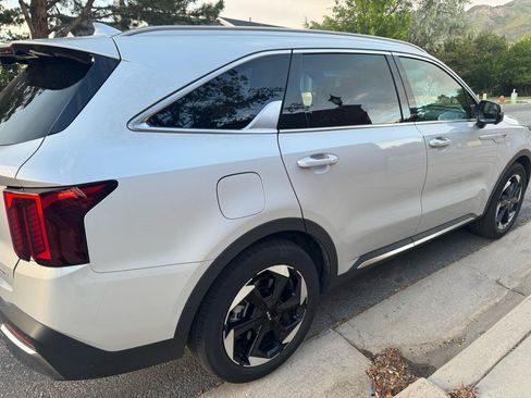 Used 2025 Kia Sorento SX Prestige AWD/4WD image 4