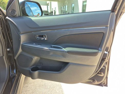 Used 2025 Mitsubishi Outlander Sport LE AWD/4WD image 42